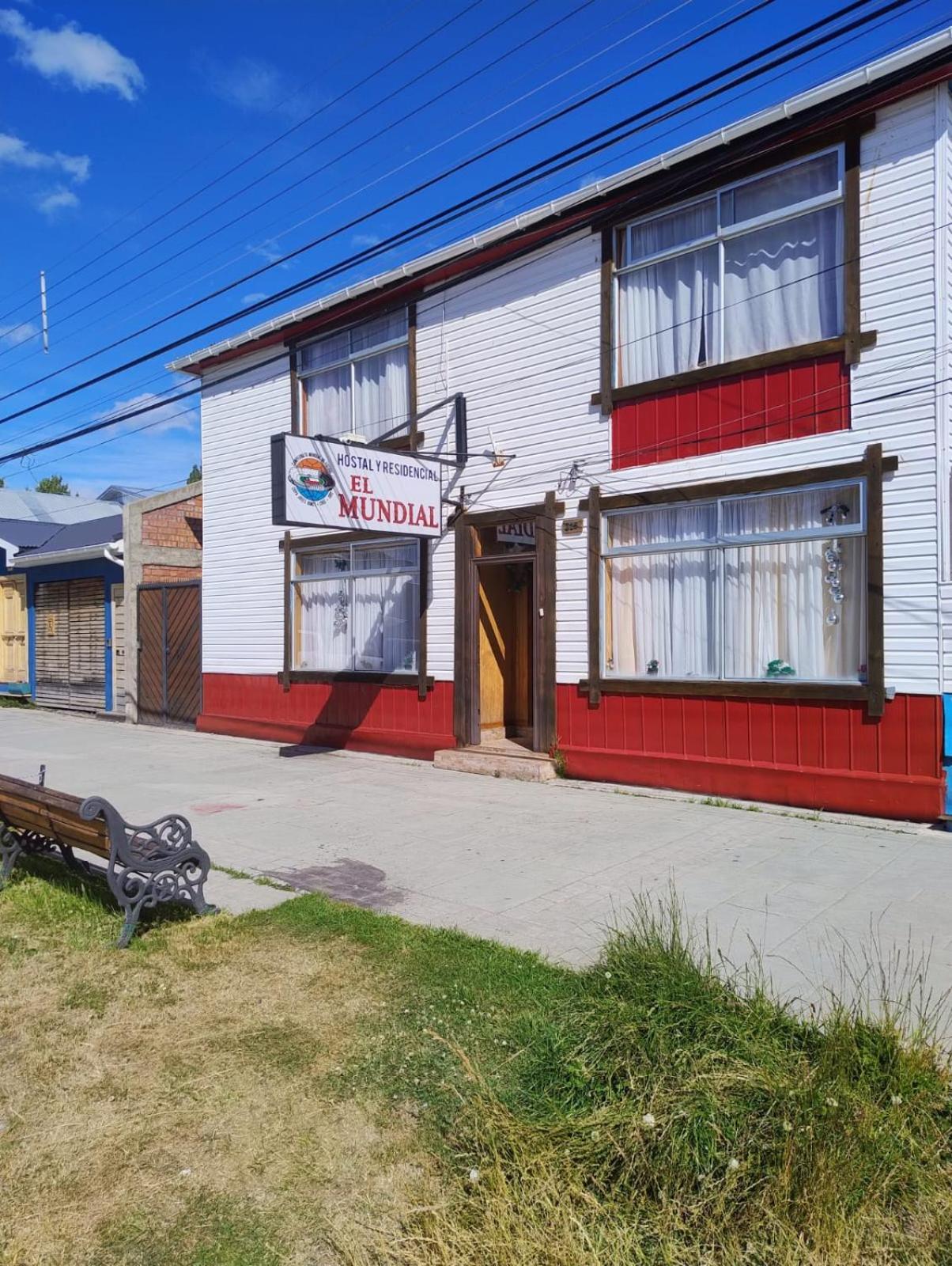 Hostal Y Residencial El Mundial Puerto Natales Eksteriør bilde